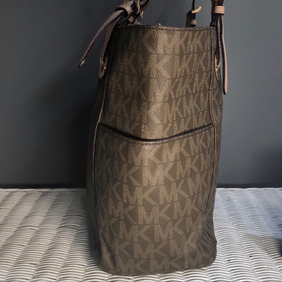 Sally 2 in 1 Logo and Faux Leather Tote Bag - Picture 5 of 9